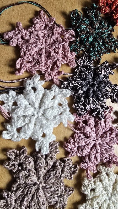 Sparset Schneeflocken "Neve" und "Jule" - Winterdeko, Tischdeko