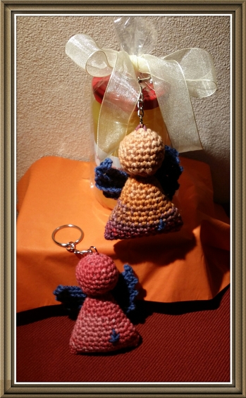 Nicht nur zu Weihnachten ein nettes Geschenk 😉 Danke für die schöne Anleitung!