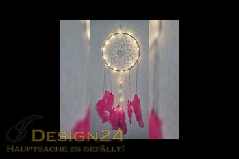 Ich habe die Häkelanleitung Spinnennetz für einen Traumfänger mit Licht verwendet.