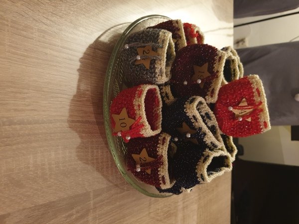 Häkelanleitung: Bunter Weihnachtskalender