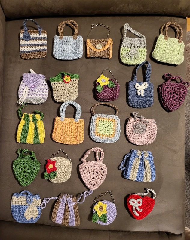 Advent Calendar for &quot;Fashionistas 2.0&quot; - Eight enchanting bag models