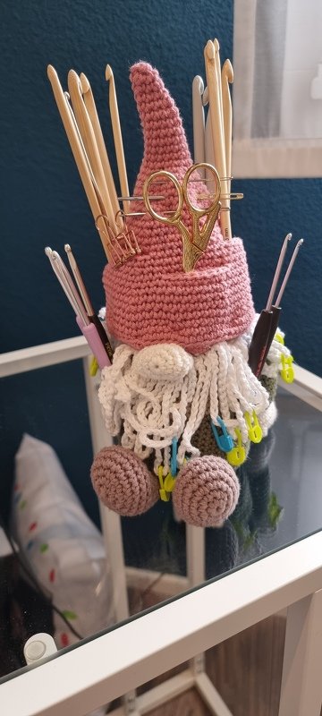 Phone Stand Gnome - Crochet Pattern