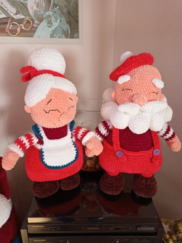 Santa Claus and Mrs.Claus Amigurumi Crochet Pattern
