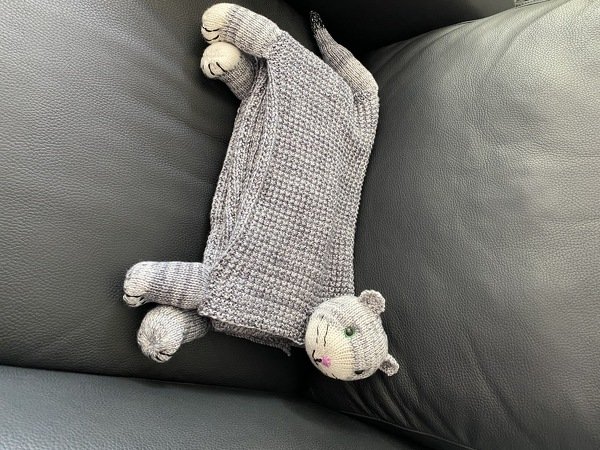 252E – Knitted Baby Blanket MIEZI