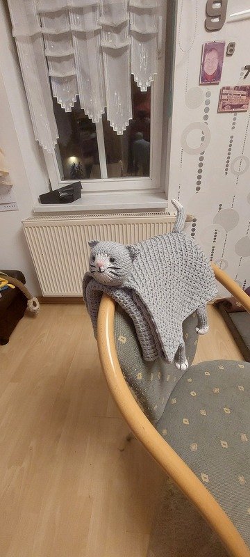 252E – Knitted Baby Blanket MIEZI