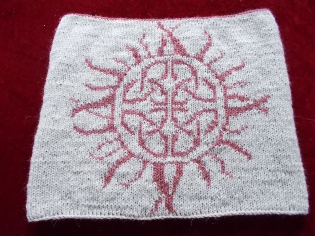 Kuschelloop / Schulterwärmer "Keltische Sonne" - Doubleface Strickanleitung