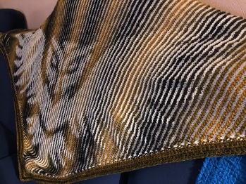 Super Anleitung- ohne Schwierigkeiten und mit viel Spaß hat das Eulen Tuch Einzug bei mir gehalten!
Danke!
Viele Grüße
Petra