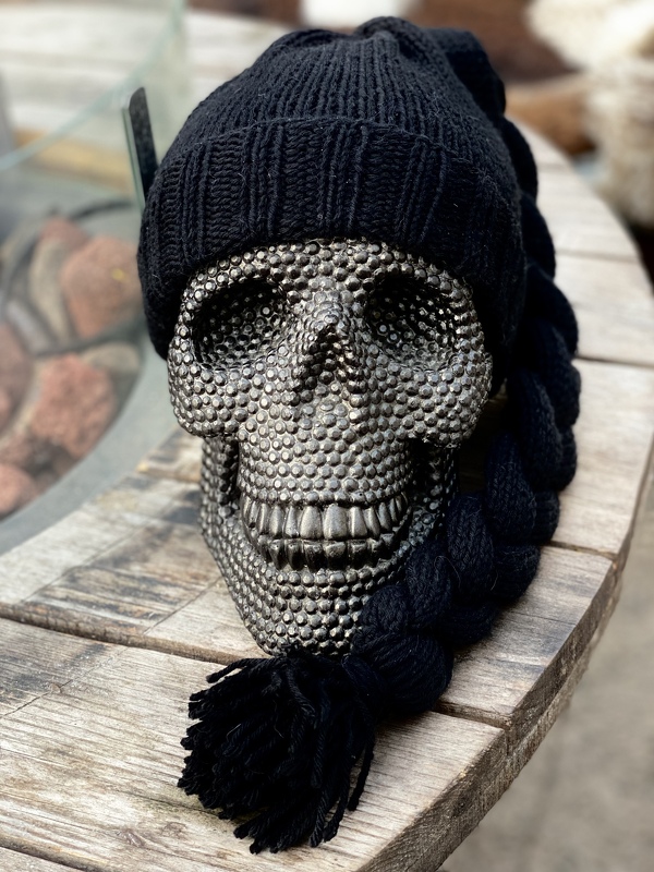 GESTRICKTE Mütze LUKAS mit geflochtenen Zopf