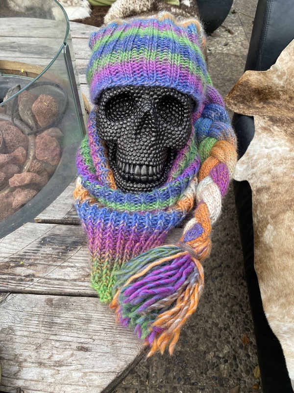 GESTRICKTE Mütze LUKAS mit geflochtenen Zopf