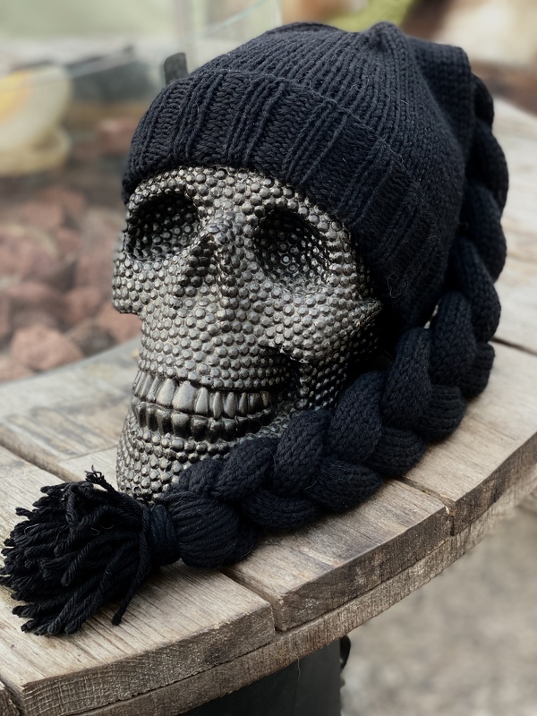 GESTRICKTE Mütze LUKAS mit geflochtenen Zopf