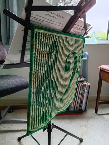 I made the treble and bass clef for my music stand, very effective, thanks