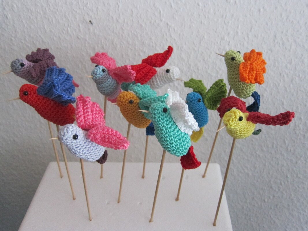 Kleine Vögel Dekohänger Blumenstecker - einfach aus Wollresten