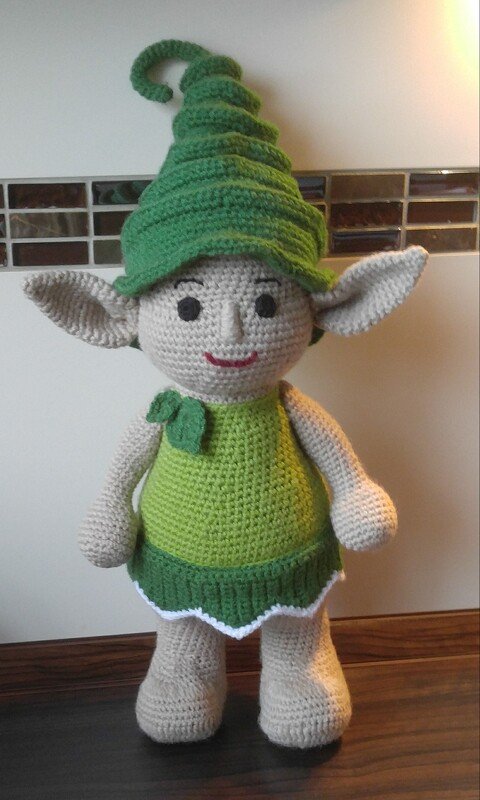 Häkelanleitung / Amigurumi / Calen, die Waldelfe