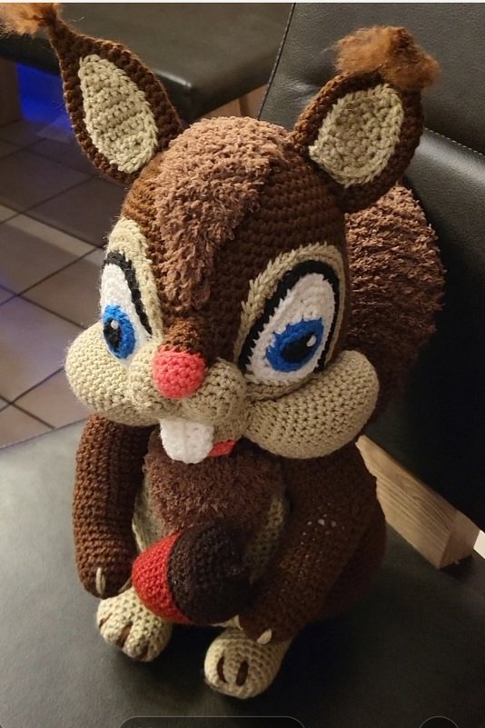 Eichhörnchen Emil - Amigurumi Häkelanleitung