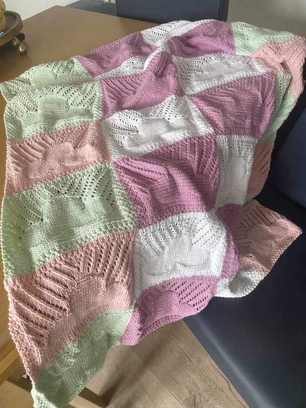 Strickanleitung Babydecke "Wolke"