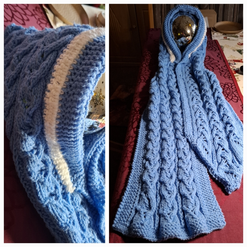 Strickanleitung für Kapuzenschal "Liebelei"