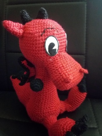 Er ist super süß geworden, ich habe mich für andere Augen entschieden????Dankeschön für die tolle Idee und Anleitung, es hat Spaß gemacht ihn nachzuarbeiten, auch wenn es sich als fummelig erwies????