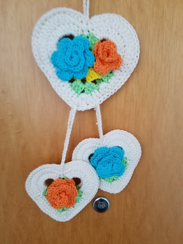 Heart hanging decor &amp; flower pot stake 4-in-1 - simply from scraps of yarn