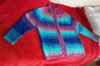 Sehr verständliche Anleitung. Hat mir großen Spass gemacht und ich werde sicher noch mehr davon häkeln. Mit Verlaufsgarn der Burner 🤗