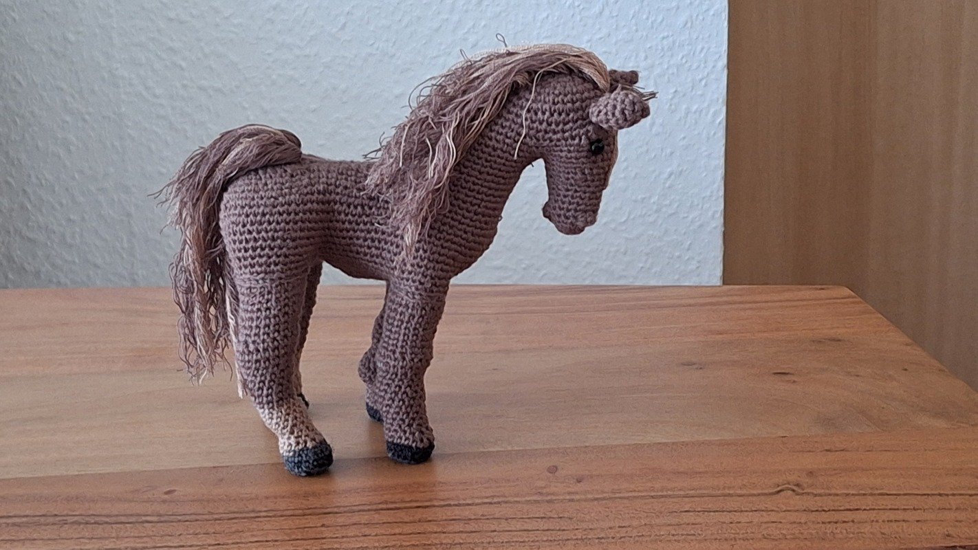 Pferd Stardust - Realistisches Pferd - Amigurumi Häkelanleitung