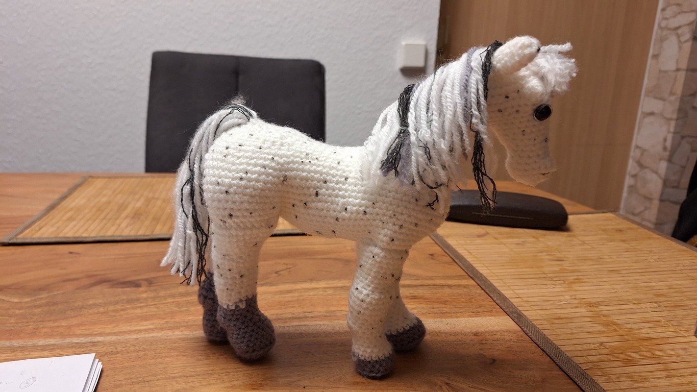 Pferd Stardust - Realistisches Pferd - Amigurumi Häkelanleitung