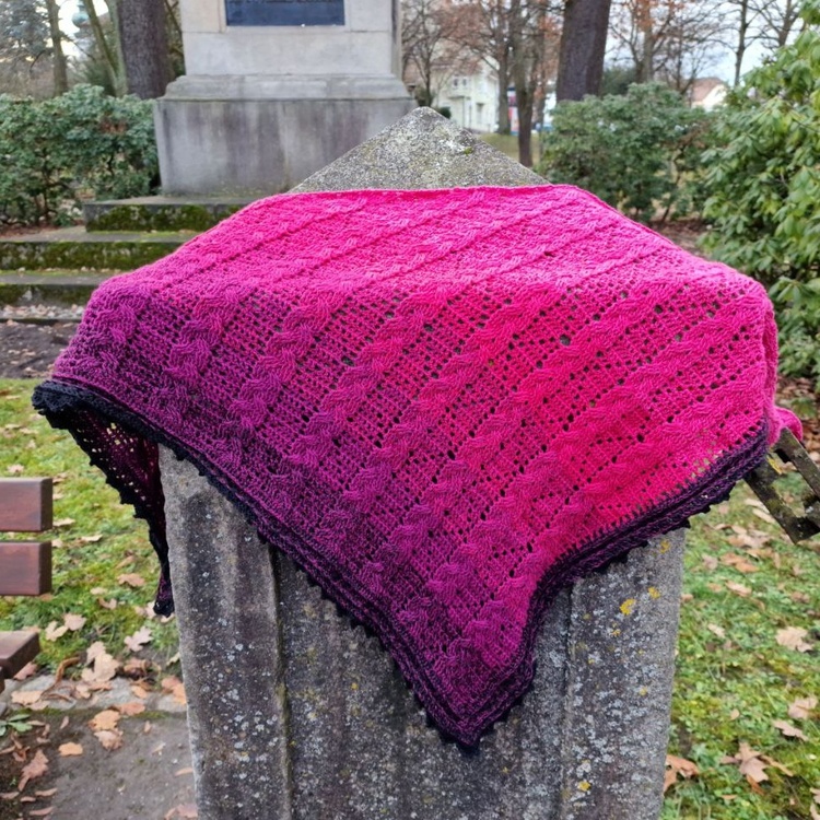 Crochet pattern triangular scarf &quot;Kabye&quot;