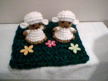 Das Schäfchen hat sich sehr gut häkeln lassen. Ich habe die Lissi und auch noch eine Sissi gehäkelt. Hat viel Spass gemacht. Gerne wieder.