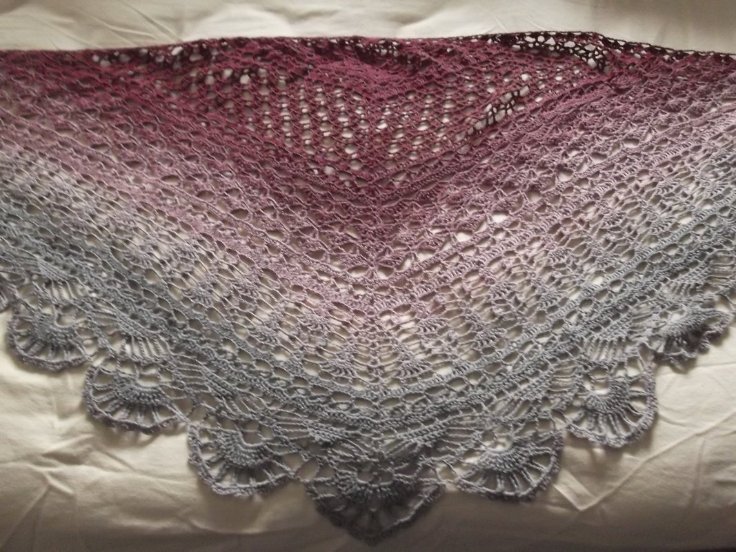 Fireworks - Häkelanleitung für ein flaches Dreieckstuch