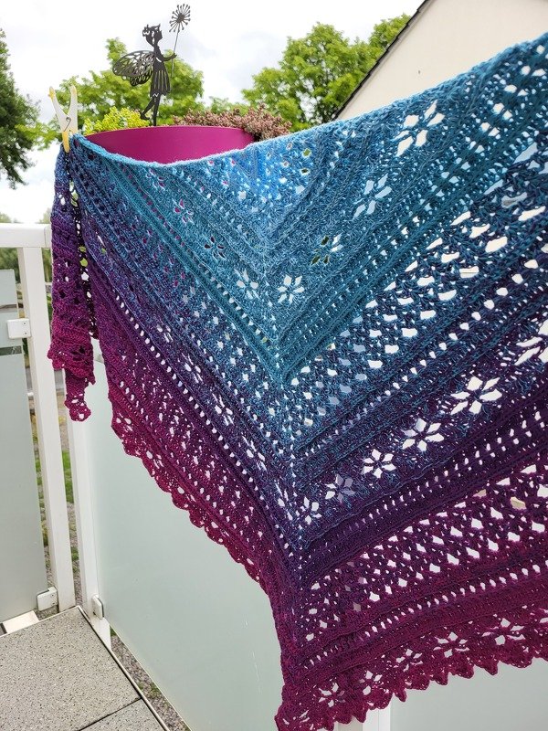 Crochet Pattern Triangular Scarf "Themis"