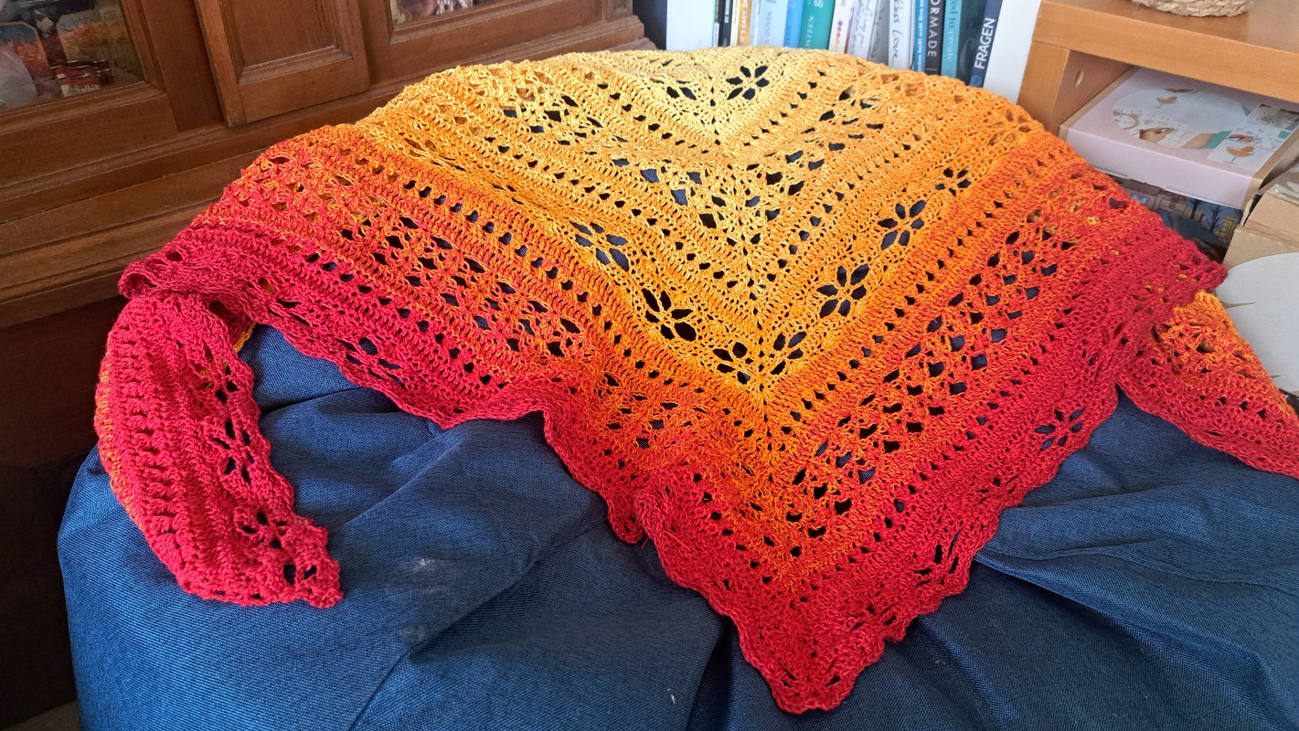 Crochet Pattern Triangular Scarf "Themis"