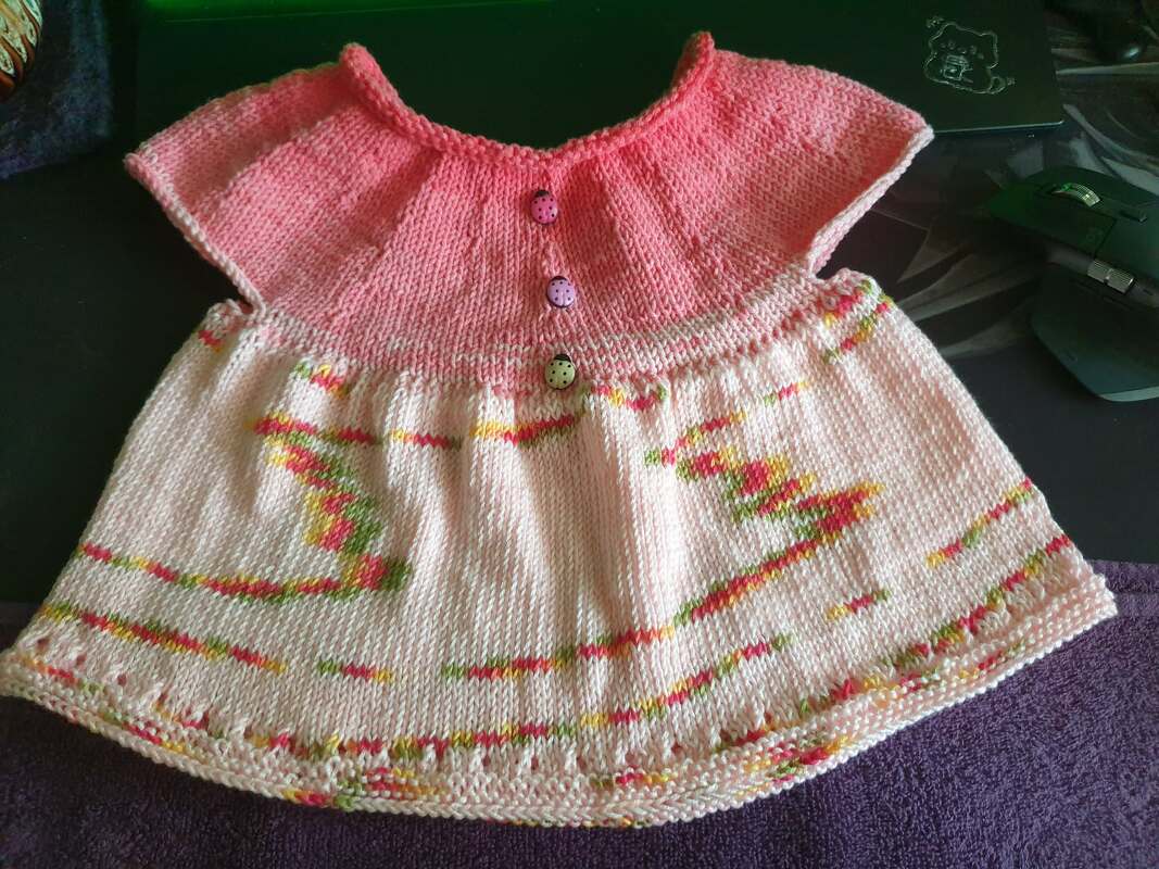 Trägerkleidchen mit Rundpasse für Alter 2 und 4 Jahre