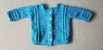 Danke, dass ich Teststricken darf. Macht Spaß! Jäckchen ist fertig. Rest folgt in Kürze...