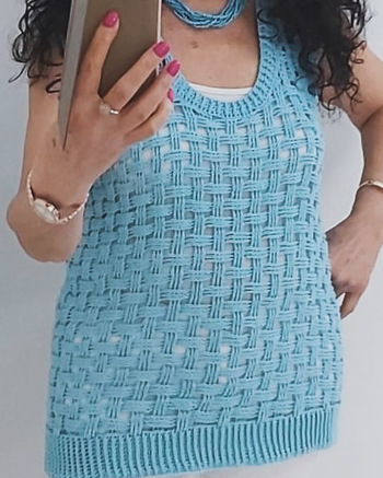 Die Anleitung ist super. Habe hierfür einen 4 fähigen, verzwirnten Bobbel genommen. Farbe 129 von Solid Twister/hobbii