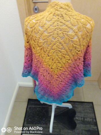 nur vordere und hintere Reliefstäbchen- schon herausfordernd- aber ein bildschönes Tuch