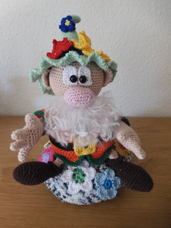 Blumikus, Wichtel auf Stein