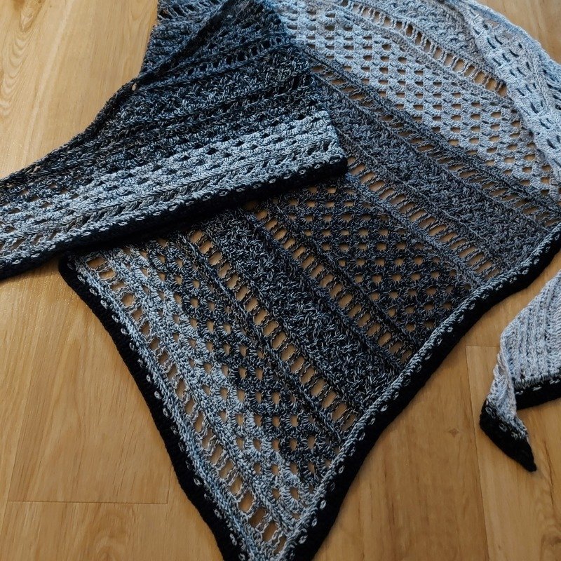 Crochhet Pattern Triangular Scarf "Endeis"