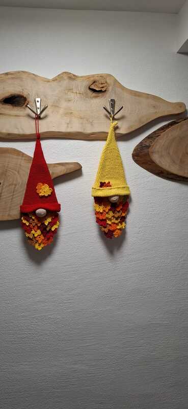 Autumn Gnome hanging decor for doors &amp; walls - simple from leftover yarn