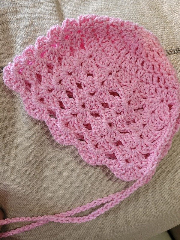 Crochet baby bonnet Madeline