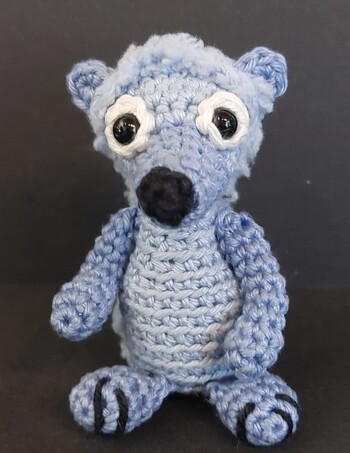 Leider hat ich nicht ganz die richtige Wolle für flauschige Igel - wurde als ein nicht ganz so flauschiges Erdmännchen :-)