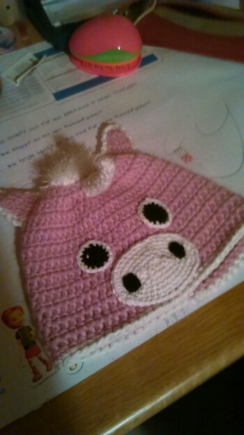 Habe deine Anleitung abgewandelt und ein rosa Einhorn drausgemacht. Nochmals Danke für die kostenlose Anleitung. <3