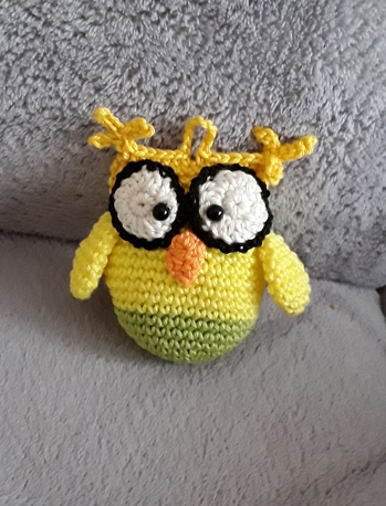 Gestern gekauft, heute fertig. Die sind so huebsch, und so schnell gehaekelt. Dankeschoen fuer die AL
Super fuer Wollreste