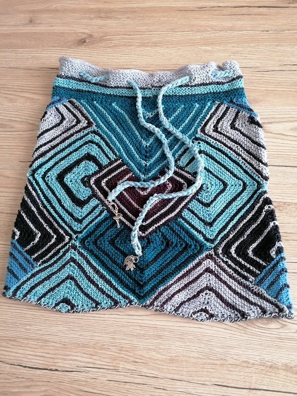 Strickrock &quot;Karla&quot;, kuschelwarm und ein echter Hingucker