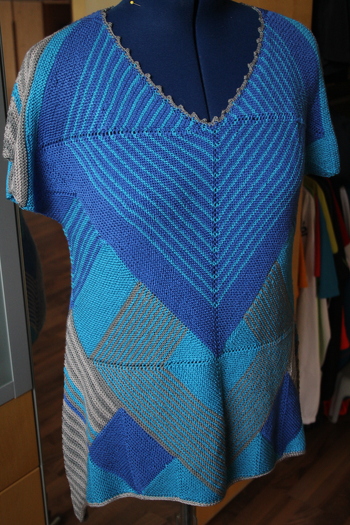 Meine zweite Kurzarmtunika ist auch fertig und hat wieder sehr viel Spass gemacht !