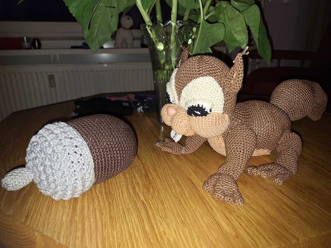 Crochet Pattern "Hedwig" The Squirrel