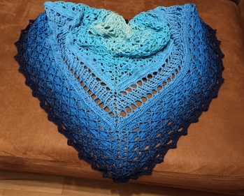 Eine sehr schöne Anleitung! Sehr verständlich geschrieben und ein mega schönes Tuch!