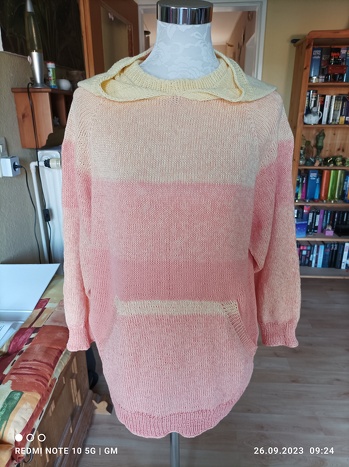 Ich durfte den Pullover probearbeiten, eine absolut tolle Anleitung, verständlich geschrieben. Es hat mir sehr viel Freude gemacht.