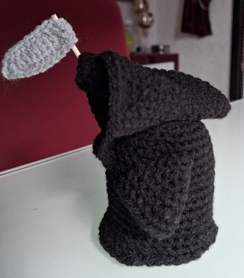 Anfangs etwas fummelig wegen der Farbe, aber dann gings doch flott von der Hand. Kam als Geschenk gut an.