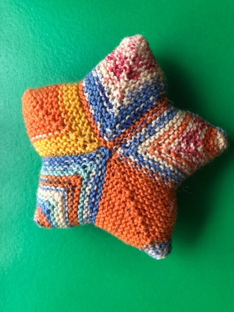 Sternenkissen - Strickanleitung - Kuschelkissen