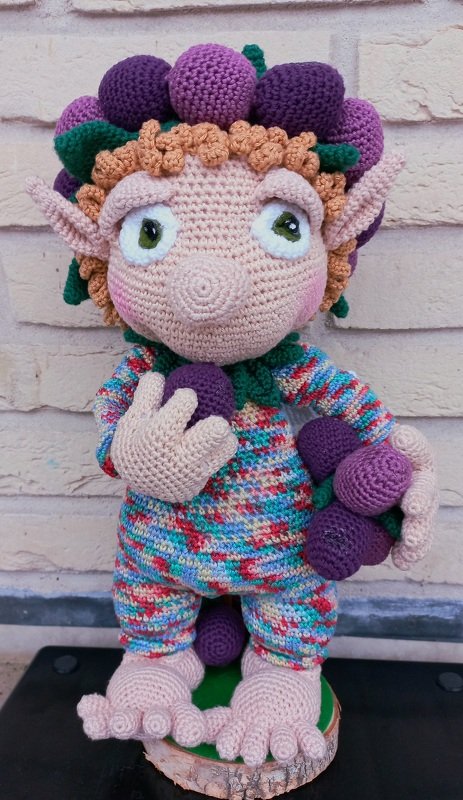 Crochet Pattern &quot; The  Grapes Elf &quot;