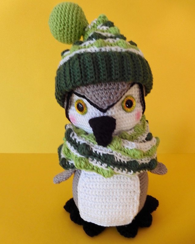Crochet Pattern " Happy Freddy" the Penguin